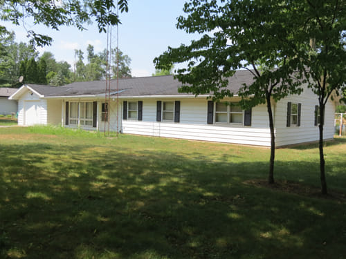 Lakefront Home With Back Lots Offered In 3 Tracts Schrader Real Estate And Auction Co Land Auction Marketing Experts Nationwide