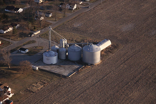 YARDSALE　ダルトン■3COMPARTMENT BIN 54 Dixon Grain Elevator Auction - Schrader Real Estate and Auction Co