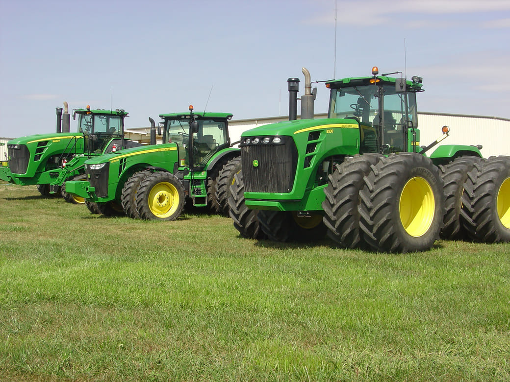 FARM EQUIPMENT AUCTION - FARM EQUIPMENT AUCTION IN HAMILTON COUNTY, INDIANA  - Schrader Real Estate and Auction Co - Land Auction Marketing Experts.  Nationwide, image size:1040x780