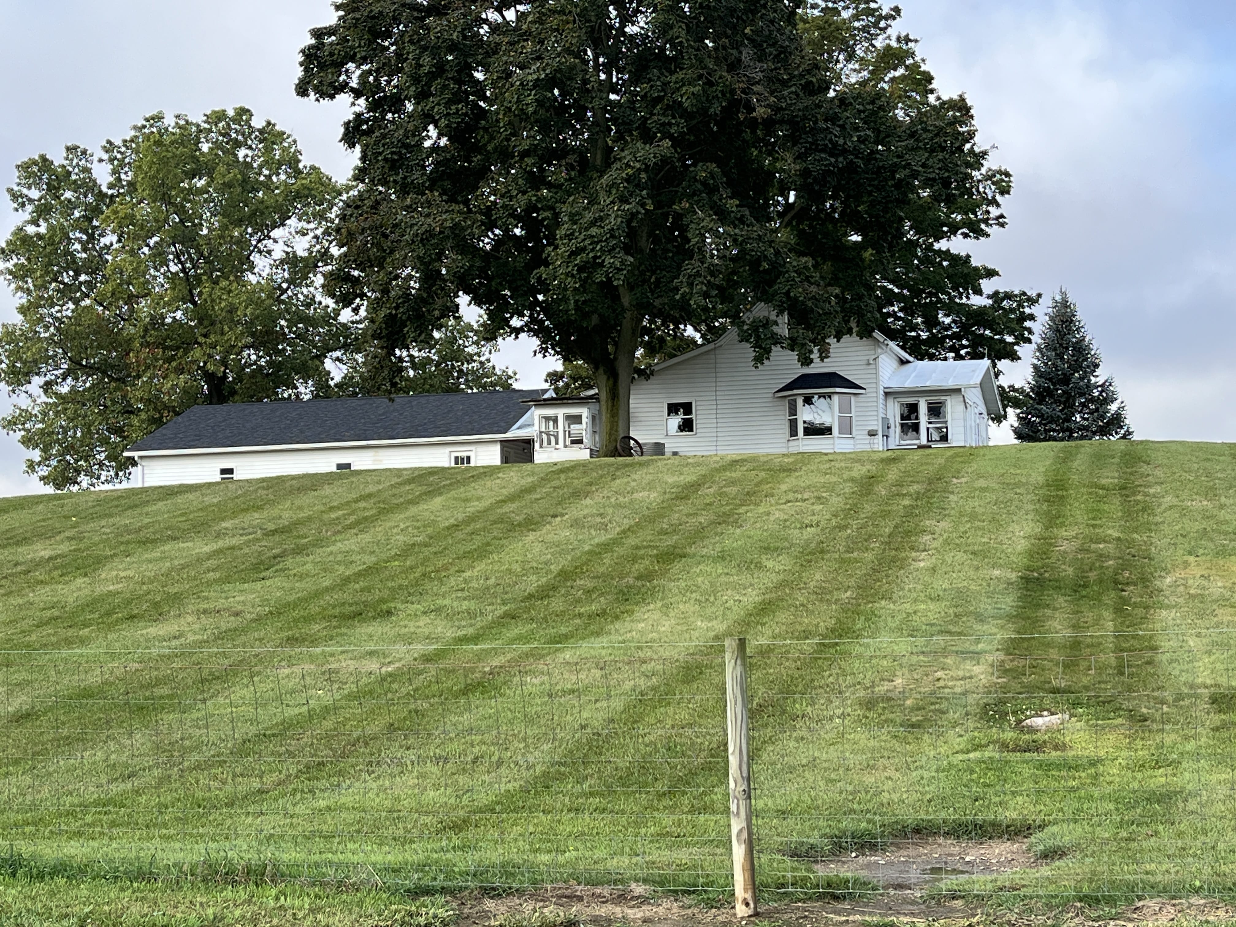 REAL ESTATE AUCTION - REAL ESTATE AUCTION - 5+/- ACRES OFFERED IN