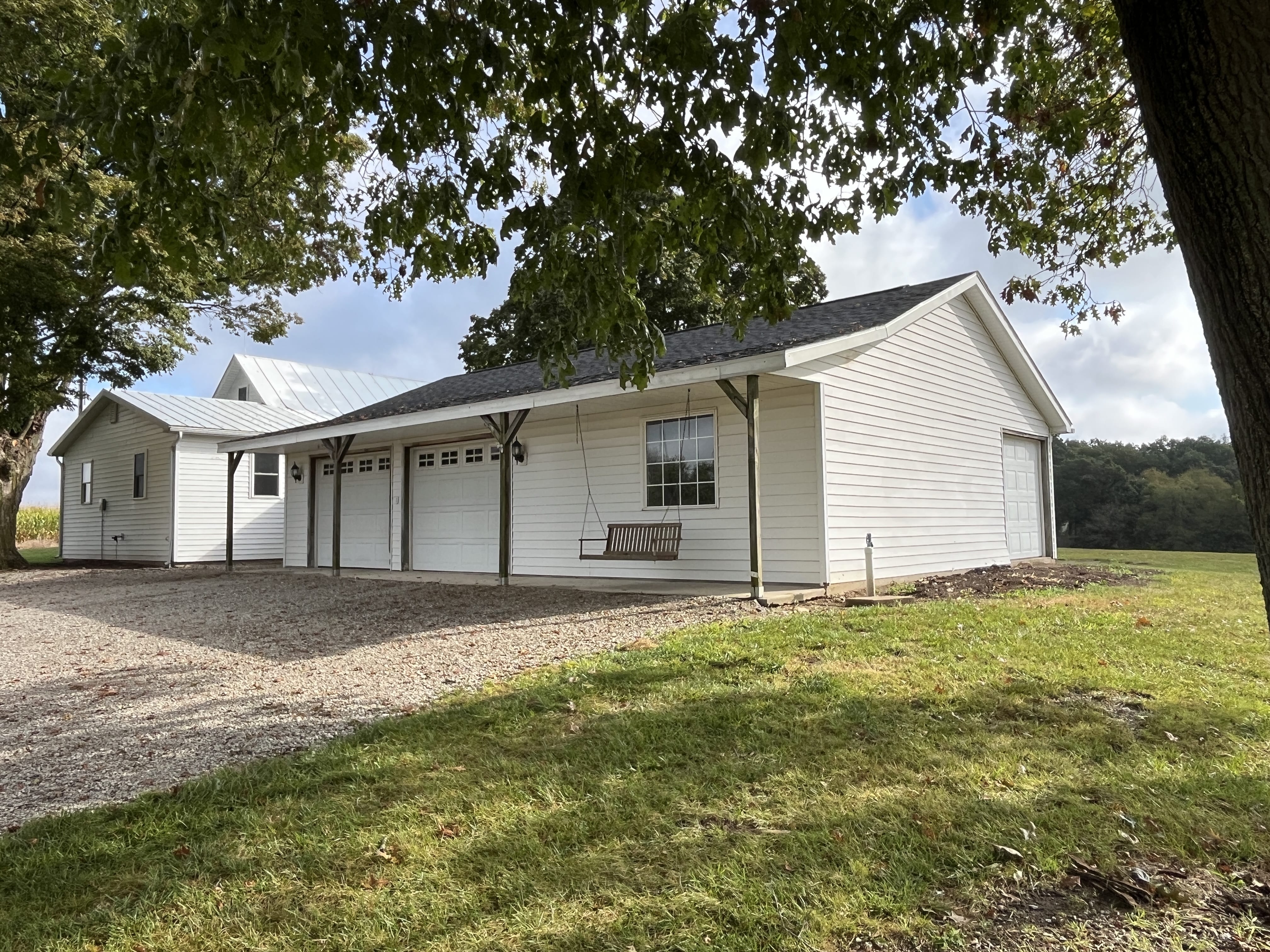 REAL ESTATE AUCTION - REAL ESTATE AUCTION - 5+/- ACRES OFFERED IN